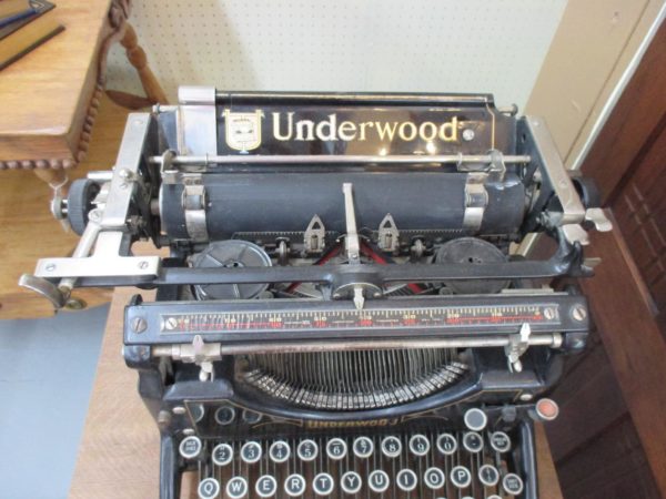1907 #5 Vintage Underwood Typewriter Complete with Stand - Image 2
