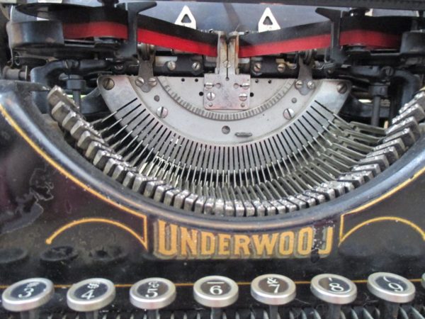 1907 #5 Vintage Underwood Typewriter Complete with Stand - Image 3