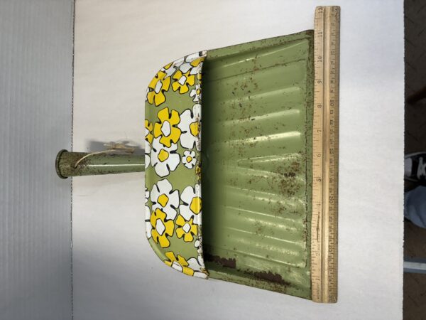 Green Metal Floral Dustpan - Image 6