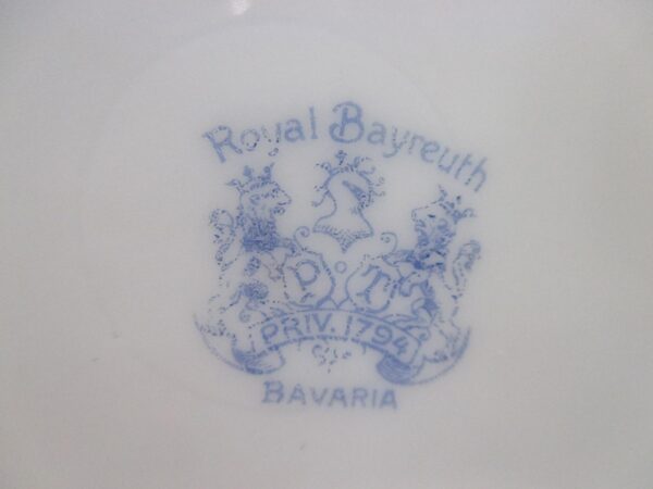 Royal Bayreuth 10" Vase with Sporting Dogs Scene - Image 7