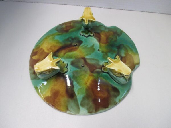 Majolica Shell Dish with Dolphin Feet - Image 7