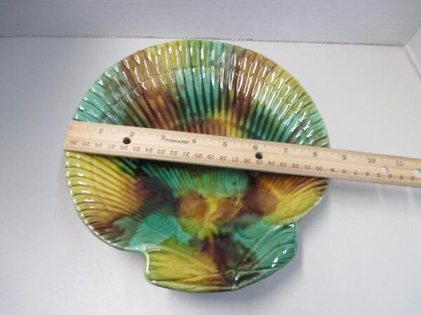 Majolica Shell Dish with Dolphin Feet - Image 6